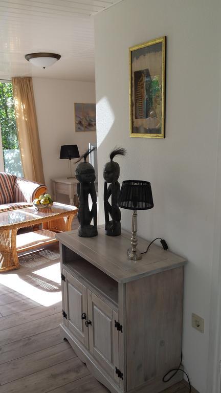 Bed And Breakfast Bij Hooisma Kampen Bilik gambar